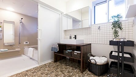 勾配屋根が魅力、和シックなコンパクトモデルハウス