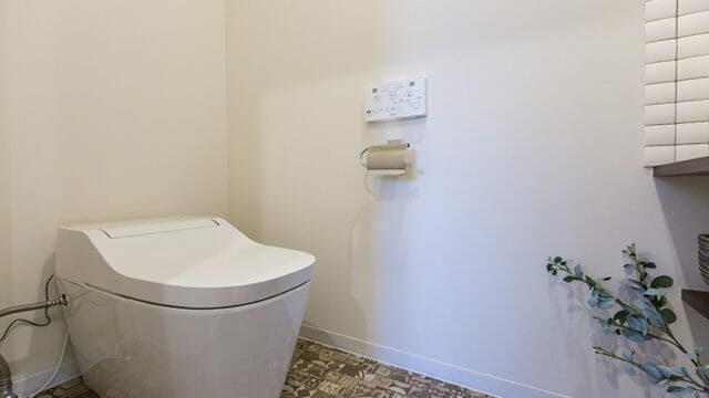 勾配屋根が魅力、和シックなコンパクトモデルハウス